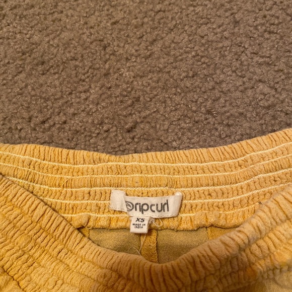 yellow rip curl shorts - Picture 3 of 3